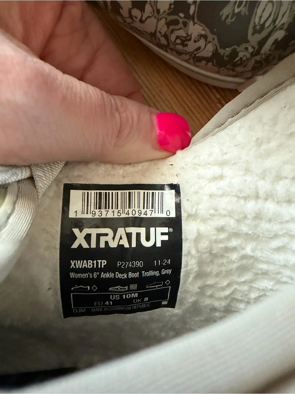 Women’s size 10 fleece lined Xtratuff boots - Picture 6 of 9